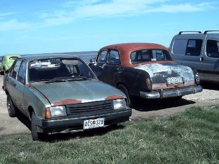 Opel Ascona und Mercedes 180