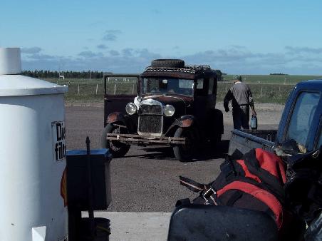 seltenes Treffen an der Tankstelle.
Ford Model A, Bj. 1930