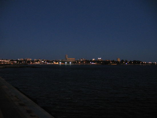 Montevideo bei Nacht