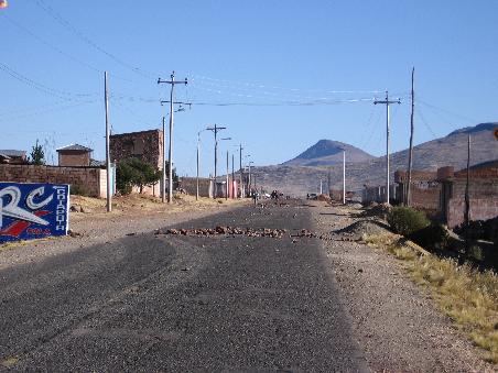 Strassensperren auf dem Weg nach Puno.
