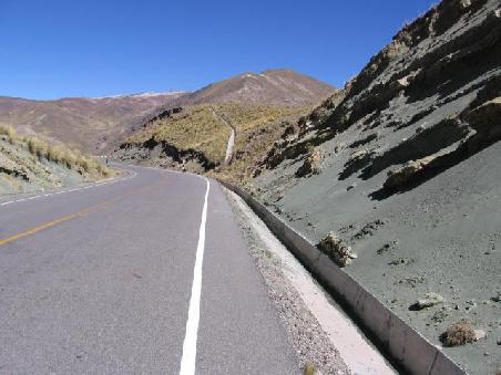 Von Ayacucho nach Pisco.
Gruener Sand (rechts).