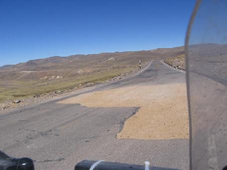 Von Ayacucho nach Pisco.
Mit so etwas muss man immer rechnen.