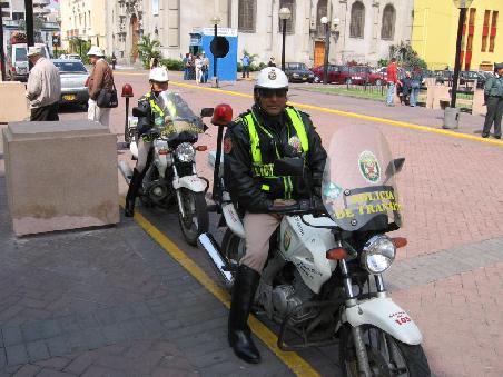 Polizei. Hier mit 250 ccm Honda.
