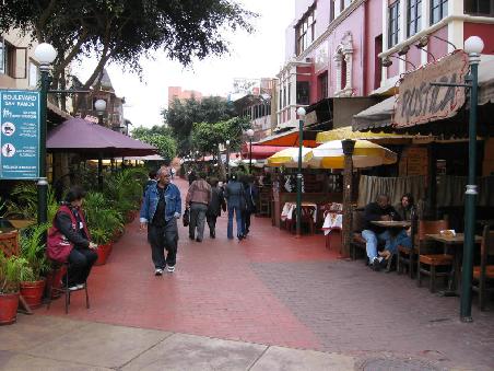Flaniermeile von Miraflores.
La Pizza genannt.