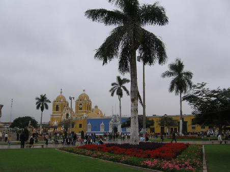 Trullio. Plaza de Armas.