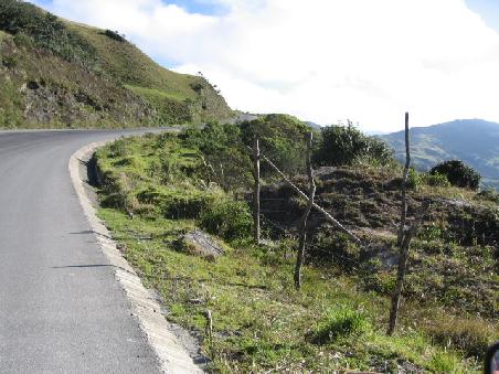 Zwischen Loja und Cuenca.
Wie wird Leitplanke geschrieben?
