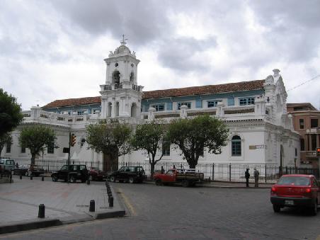 Cuenca. Um die Plaza de Armas.