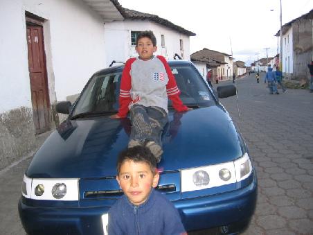 San Isidro.
Calle Sucre. Hier lebt die Familie meines Patenkindes.