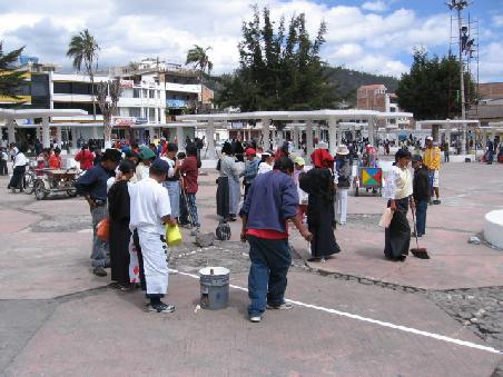Minga in Otavalo.
Bei einer Minga helfen alle mit.