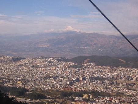 Blick auf Quito vom Teleferico.