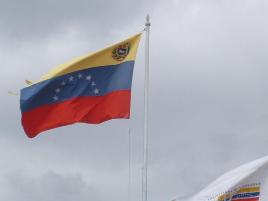 Wenn man diese Fahne sieht sollte man umdrehen wenn man von einem anderen Land kommt.