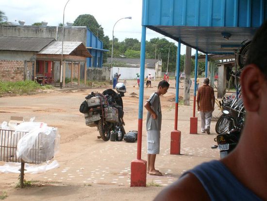 Caracarai. Batterietausch.