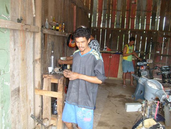 Caracarai. Batterietausch.