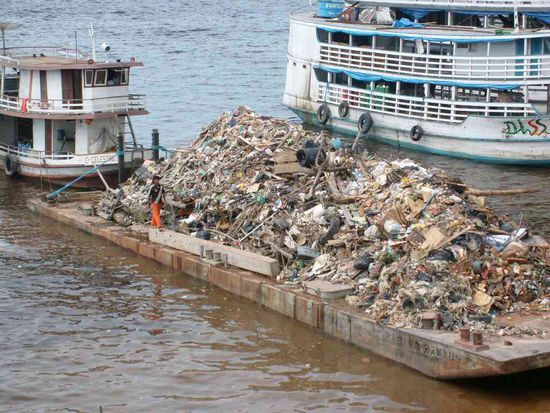 Wo sie den Muell wohl entsorgen?