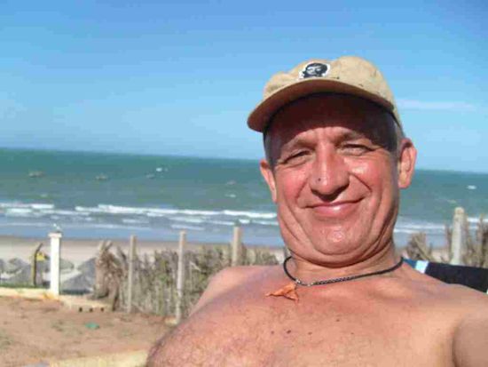 Canoa Quebrada. 
Gestresster Fruehrentner.