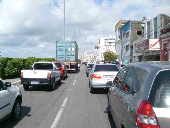 Im Morgenstau raus aus Maceio.