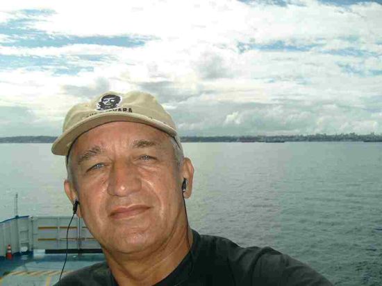 Auf der Faehre nach Salvador.