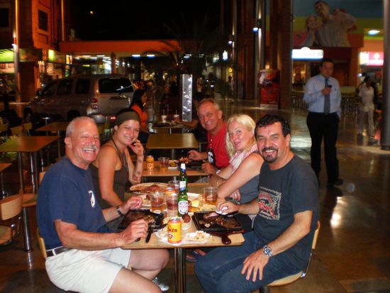 Abendessen in netter Begleitung.