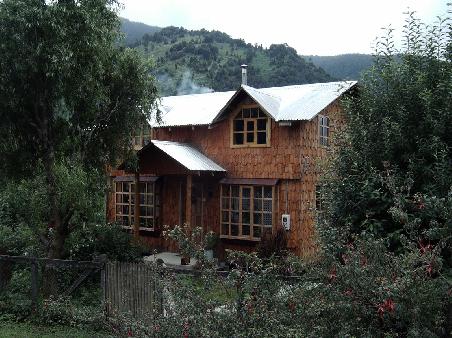 Schoenes Holzhaus in Puyuhuapi