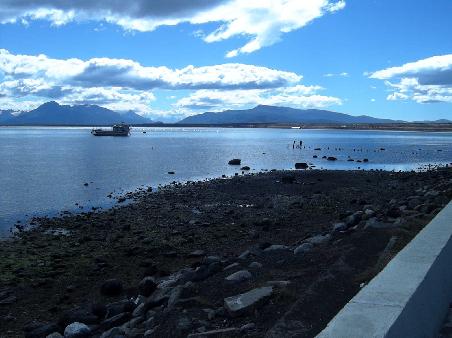 An der Uferpromenade von Puerto Natales