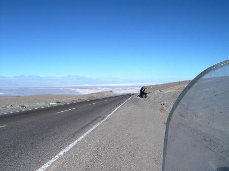 Auf dem Weg nach San Pedro de Atacames ueber Calama. Im Hintergrund das Tal von S.P.d.A.