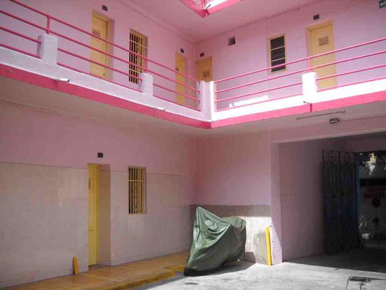 Guadalajara. Hotel Maya. Die Farbe ist nicht mein Geschmack.