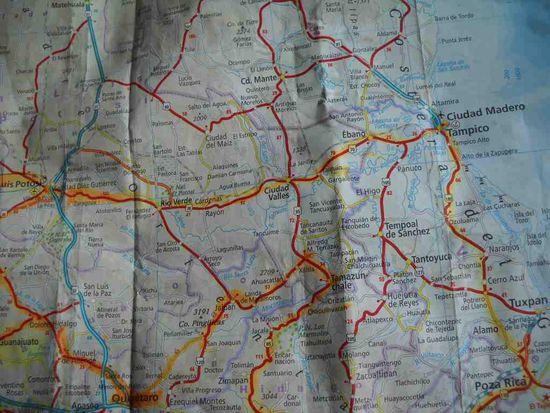 Die Route: S.Luis-Rio Verde-Ciudad Valle-Ebano-Tampico-Poza Rica.
Mein ganz expliziter Dank geht an dieser Stelle an den Reise-Know-How-Verlag, der mir freundlicherweise nachträglich und völlig unbürokratisch gestattet hat, diese Mexiko-Landkarte zu verwenden.