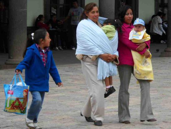 Zacatlan. Typische mexikanische Familie mit 5 Kindern. 