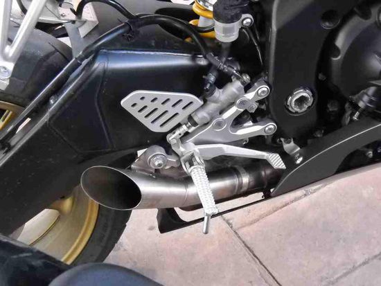 So sieht ein Auspuff in Mexiko aus. Nichts für empfindliche Ohren.