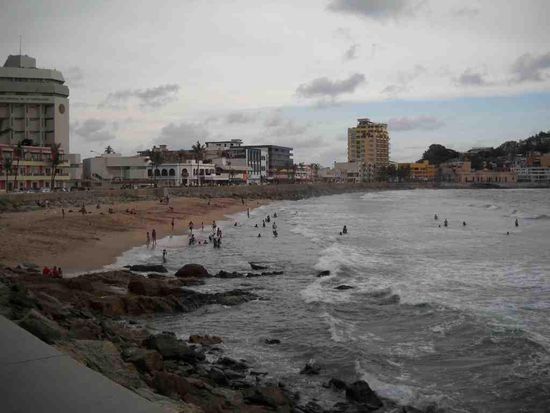 Strand vor meinem Hotel in Mazatlan.
