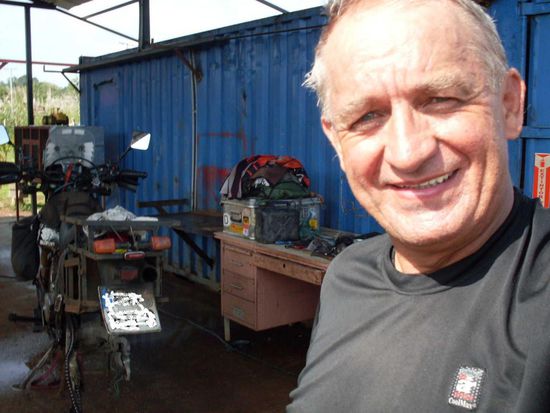 In Konstantins Werkstatt. Reifen und Antriebswechsel.