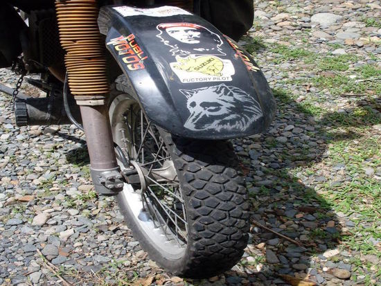 Vorderreifen Hersteller Pirelli.