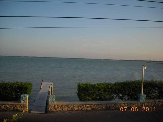 Belize. Diesen Ausblick mußte ich 9 Bier (kleine) ertragen.