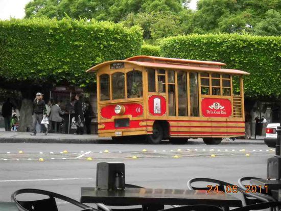 Straßenbahn für die Stadtrundfahrt.