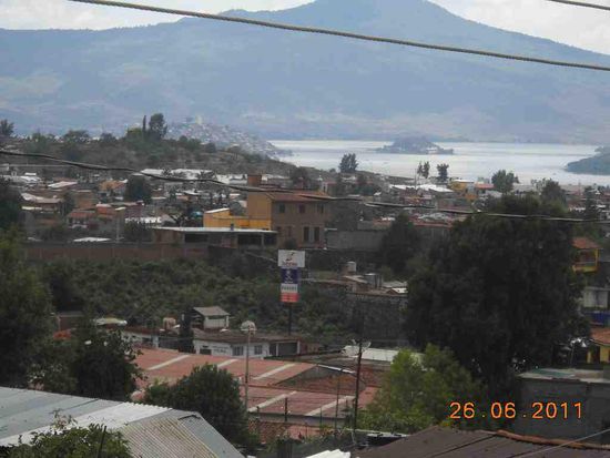 Blick vom Hostal über Patzcuaro und See