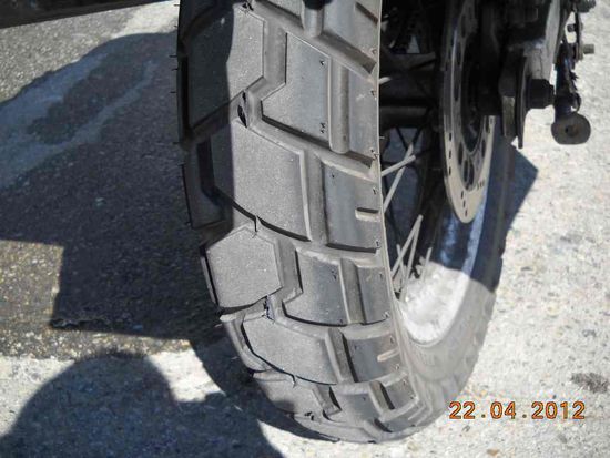 Der neue Reifen aus China. Geht ausgezeichnet.