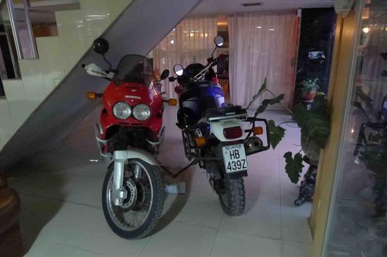 Schlafplatz der Bikes.
Hotel Aristi, Esq. Francisco Cabrera 102 y Av. Miguel Grau 345
Chiclayo.