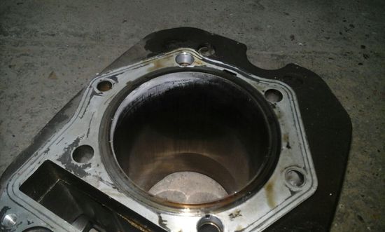 Zum Glück ist die Laufbüchse nicht sehr stark beschädigt.