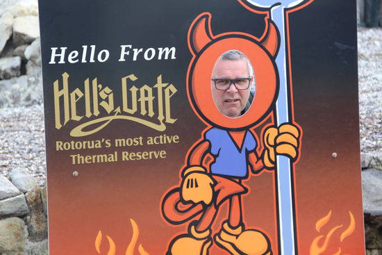 Auf der Fahrt nach Opohe am Hells Gate angehalten. Und das war auch ein Höllen Tor.