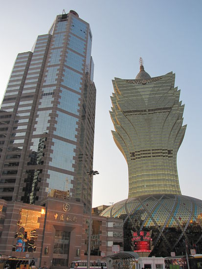Das Grand Lisboa bei Tag