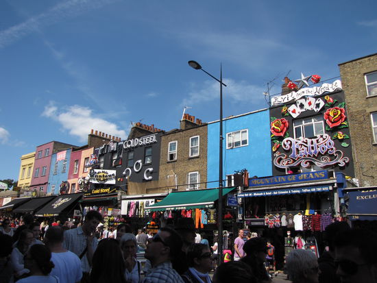 I LOVE CAMDEN TOWN (Angie)
Camden High Street - seit über 15 Jahren für mich immer einer DER Highlights in London! Und nicht nur ich habe mich über die Jahre verändert 