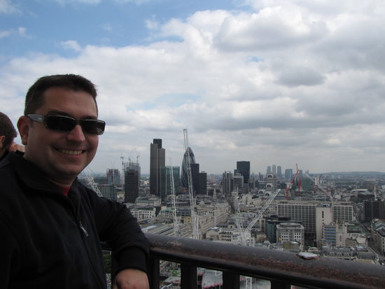 Als Versicherungsjunkie natürlich mit der Swiss-Re (die Gurke) im Hintergrund..