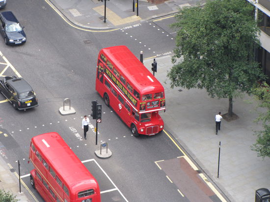 Endlich mal orginal alte Busse..