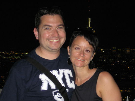 So was passiert, wenn man fremde ein Foto machen lässt. *g* Eigentlich sollte das Empire State Building auch irgendwie zu sehen sein!