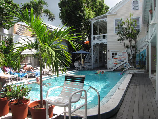 Der Swimmingpool unseres Hotels