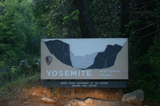 Spät, spät abends kommen wir hier an