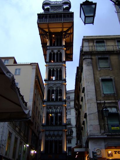 Elevador Santa Justa in Baixa (Unterstadt) von Lissabon