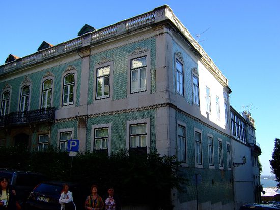 Geplättelte Fassade