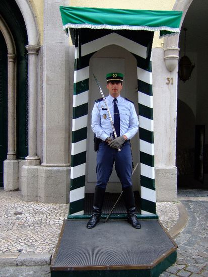 Die Wache steht stramm!