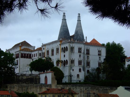 Palácio Nacional de Sintra
(Palast der Nationen)